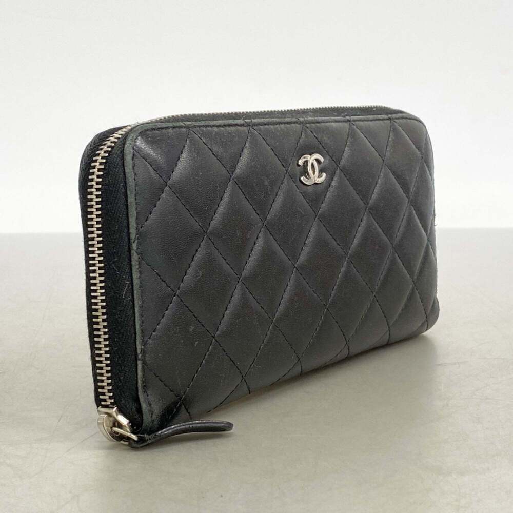 CHANEL Black Lambskin Leather Wallet - Picture 2 of 9